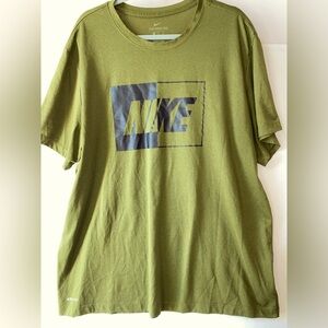 The Nike Tee Dri-Fit Size XXL